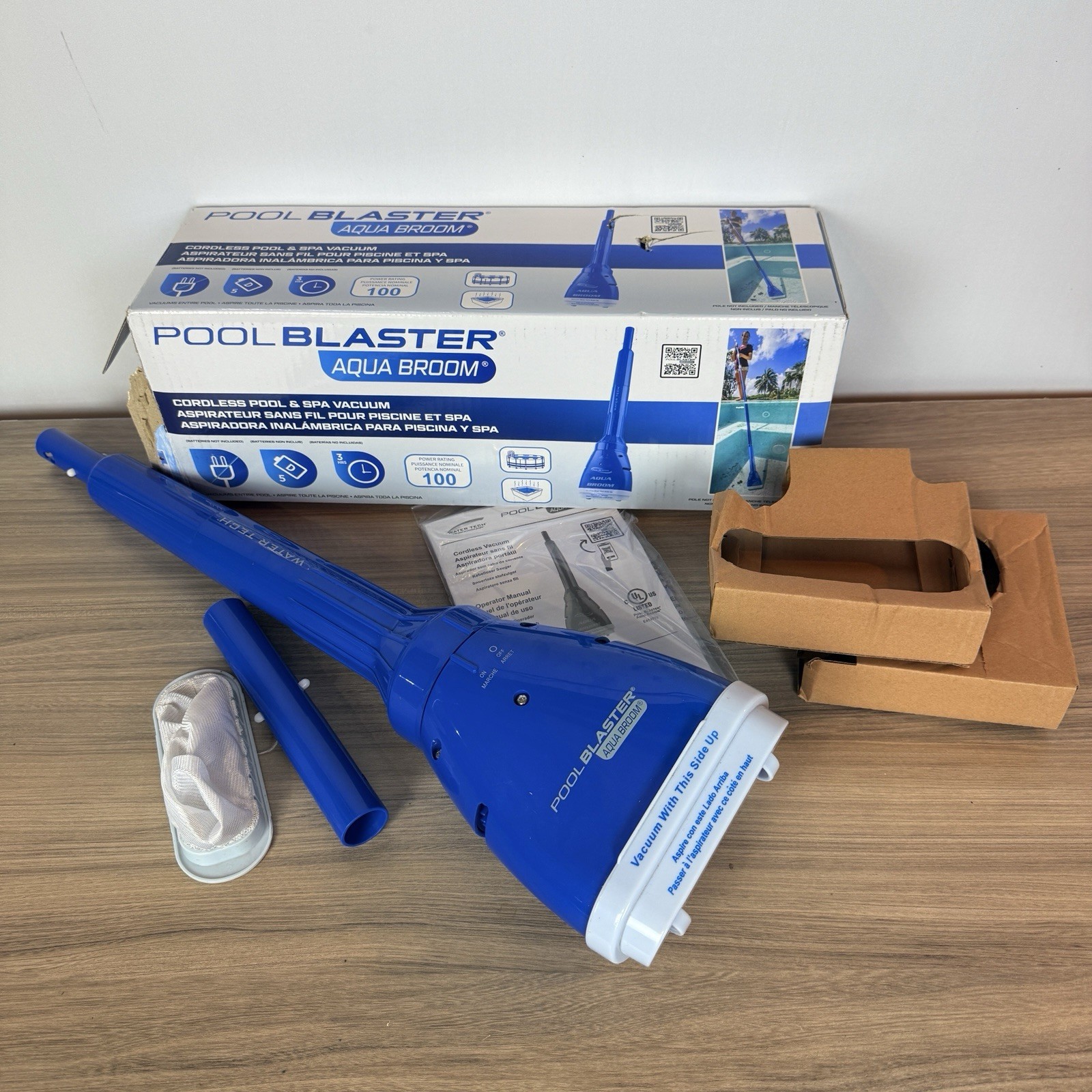 POOL BLASTER Aqua Broom Cordless Vacuum for Spa Small Pool & Tight Spaces EUC