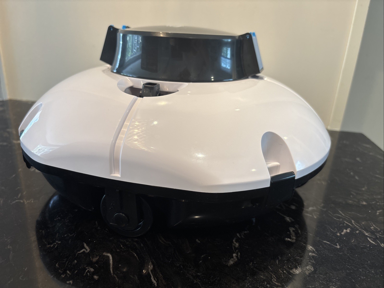 Winny 200 SE Cordless Robotic Pool Cleaner HJ1102 – Read