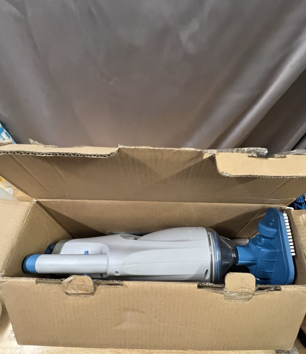 KOKIDO (2025) Rechargeable Handheld Pool Vacuum, Aluminum Pole and 2 Brush Heads
