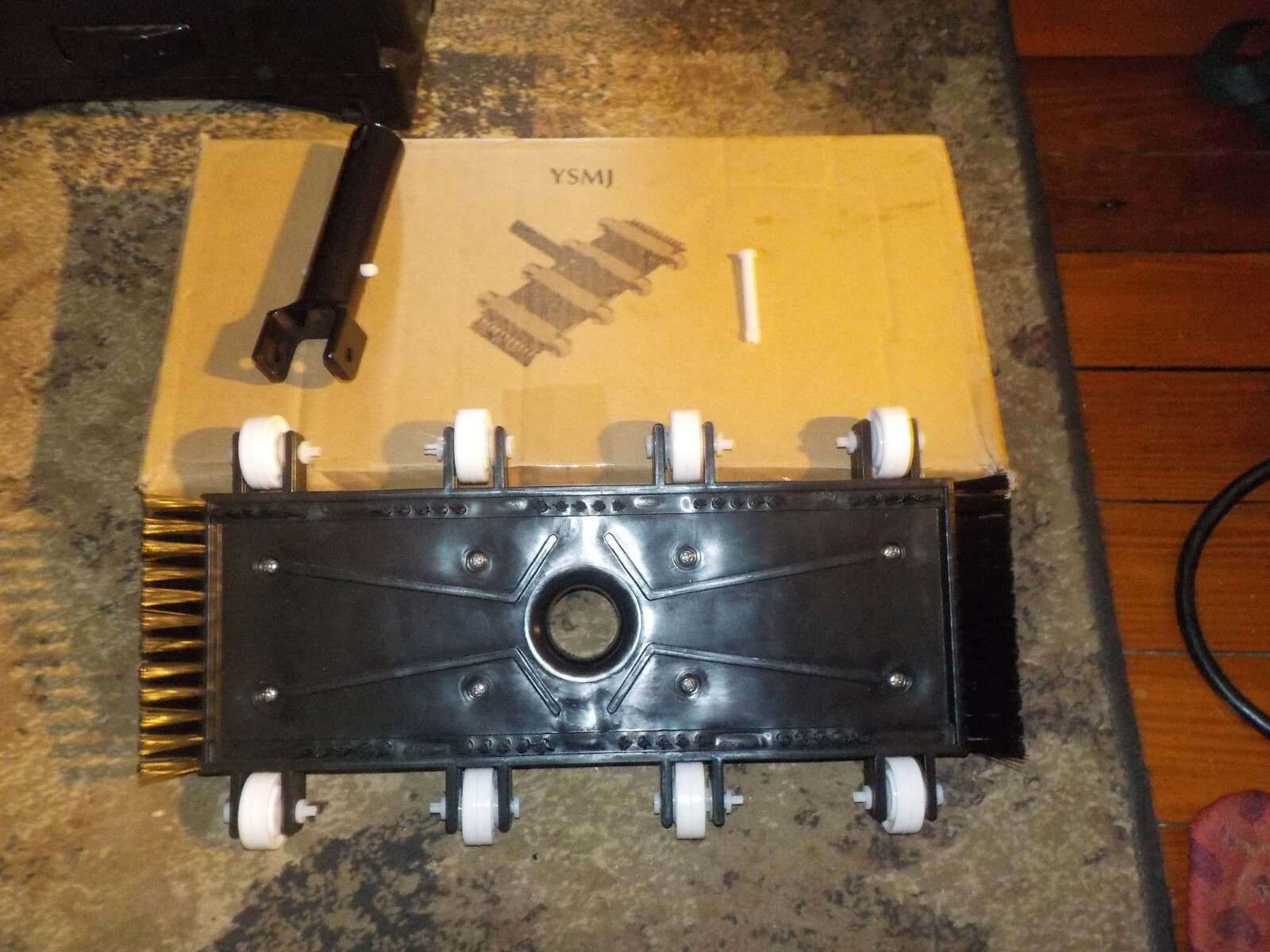 Pool Vacuum Head with Brushes and Wheels