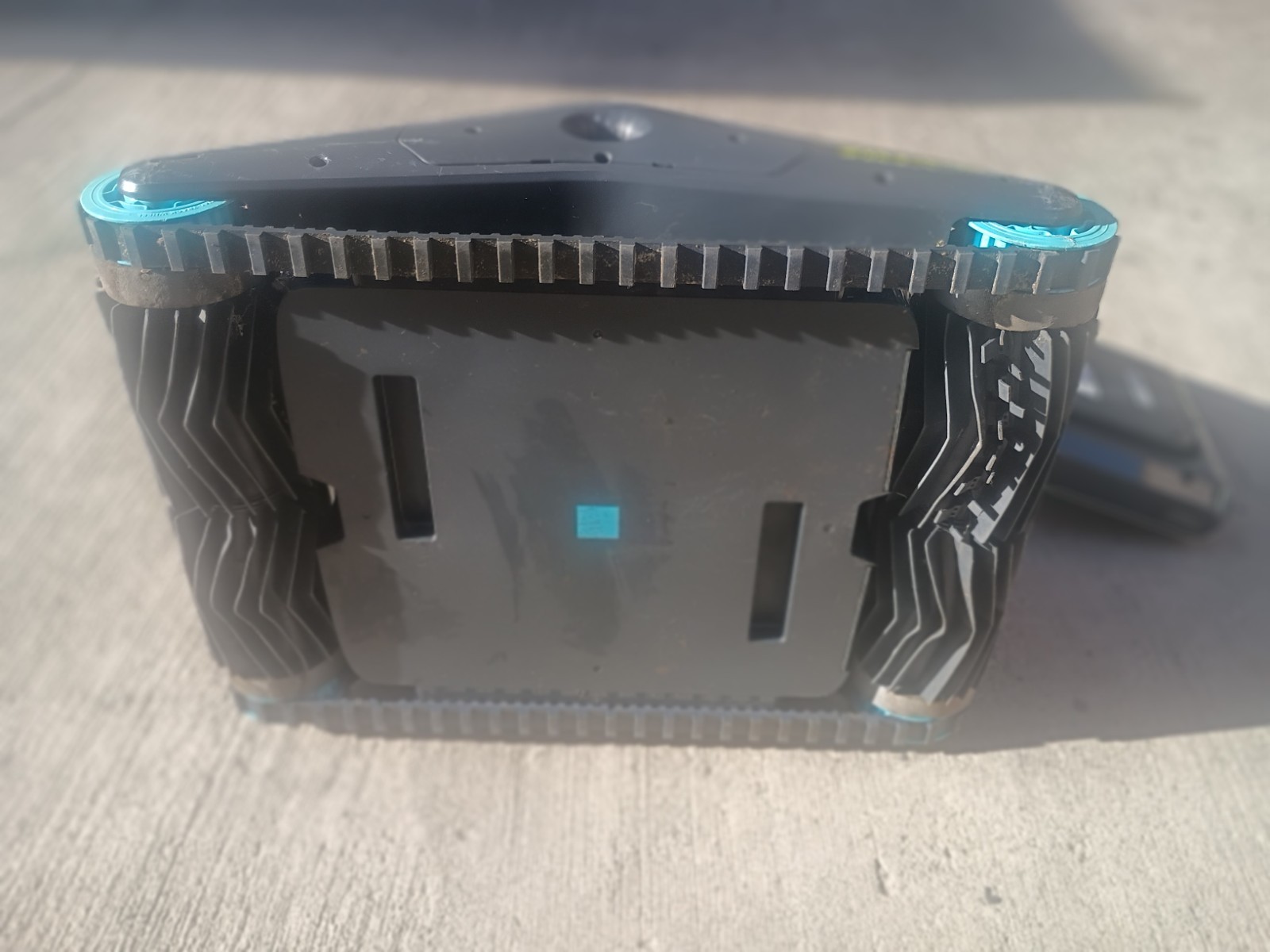 Degrii Zima Pro Cordless Robotic Pool Cleaner for Above/In-Ground Pools