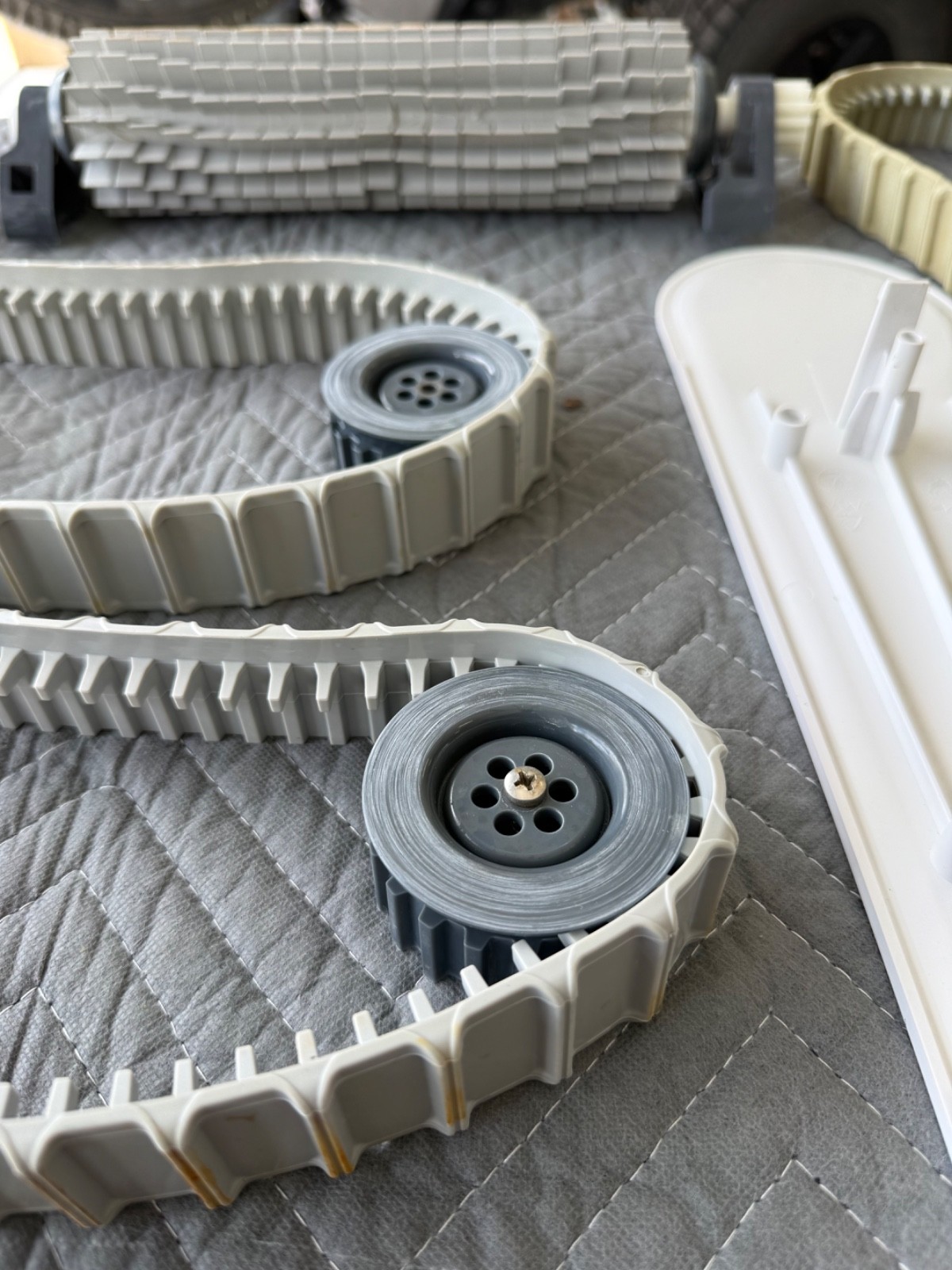 Tracks, wheels, brushes, bushings and side panels for a Prowler 930 W Pentair