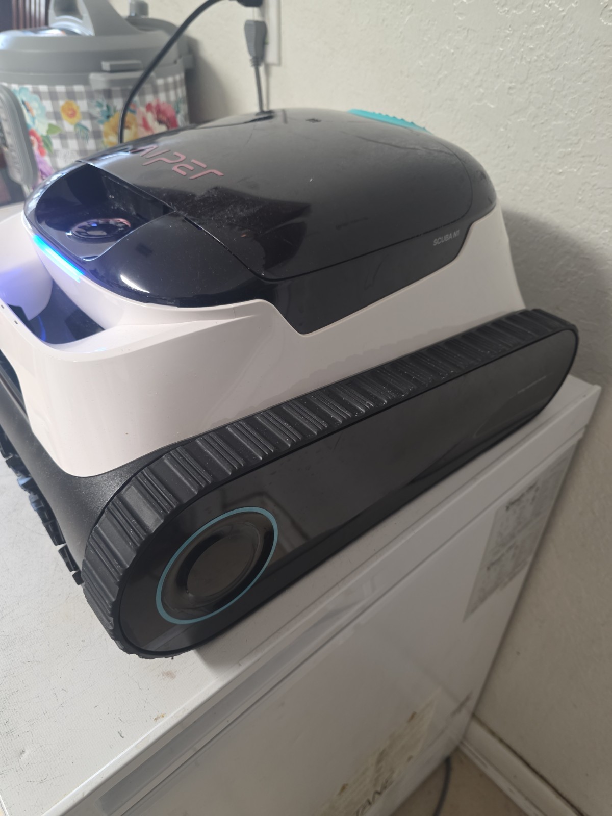 AIPER Scuba N1 Robotic Pool Vacuum Cleaner Cordless TESTED