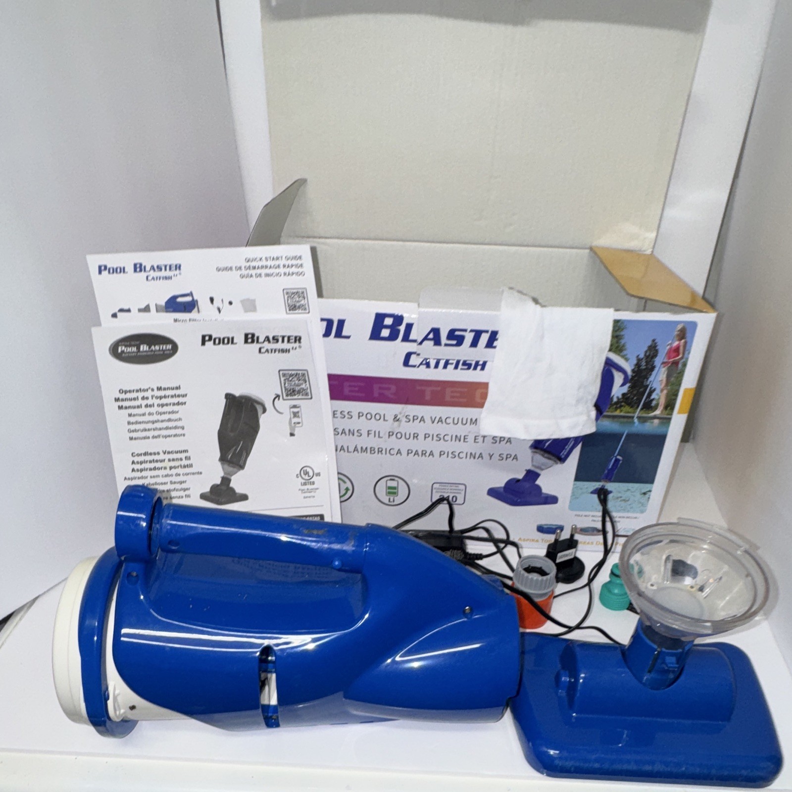 Pool Blaster Catfish Li Cordless Pool & Spa Vacuum Blue/White UL w/ Manuals