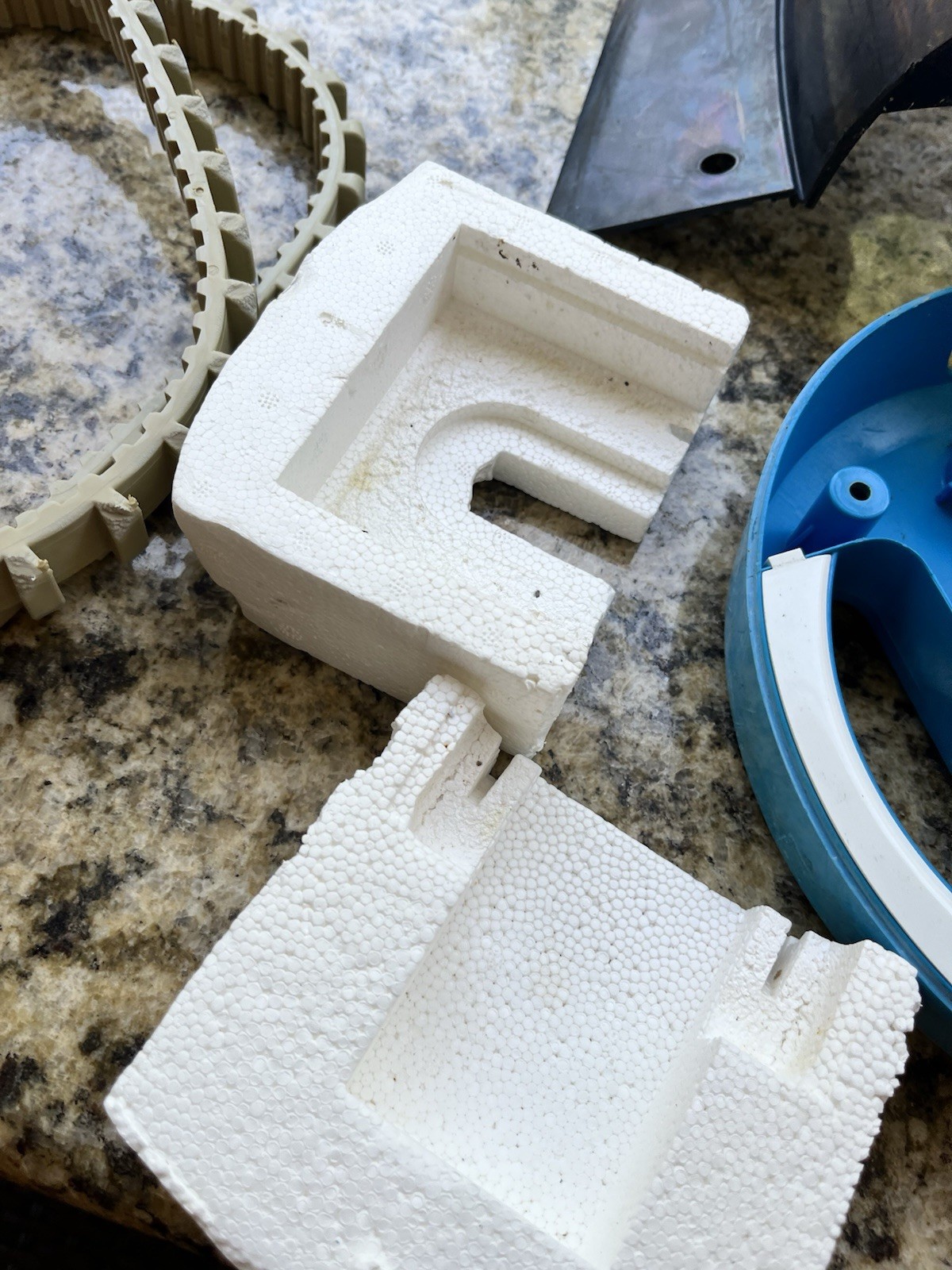 Dolphin Nautilus 115V CB Robotic Pool Cleaner PARTS ONLY from a working unit.