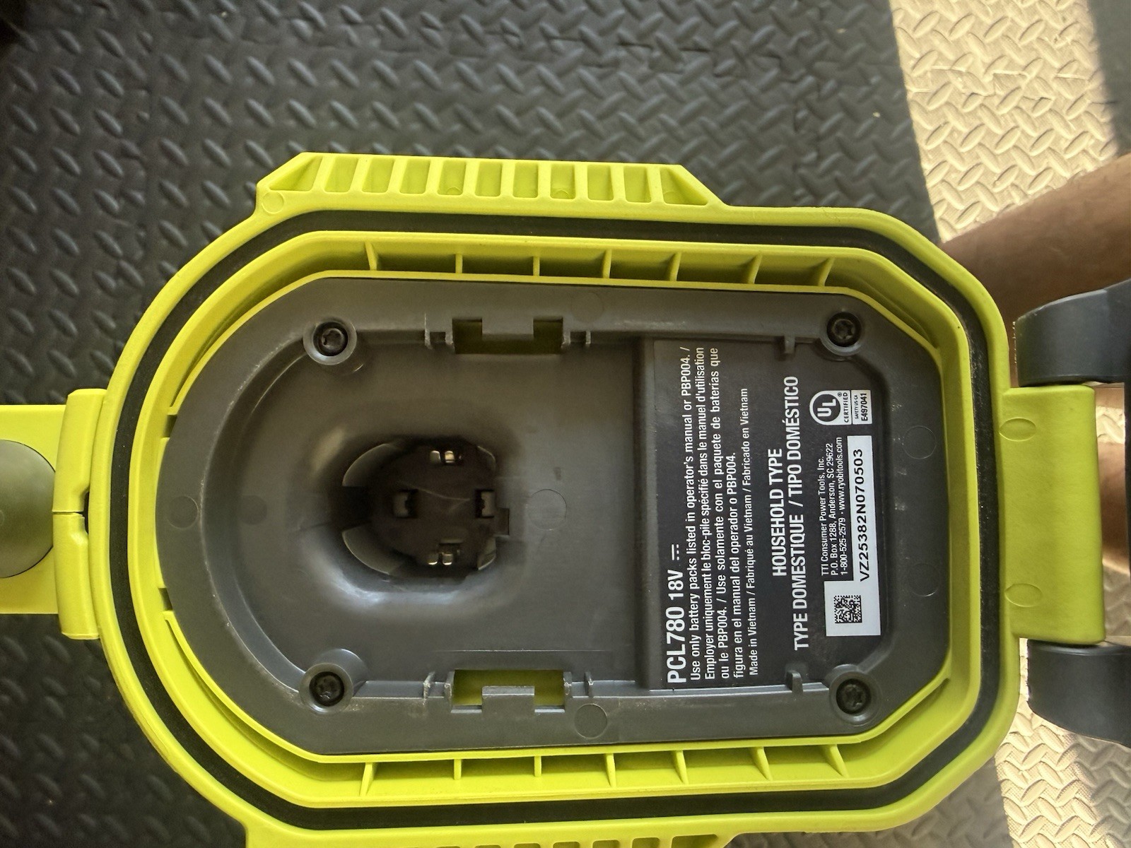RYOBI PCL780B 18V Handheld Pool Vacuum Cleaner W/ Floor Head (Tool Only)
