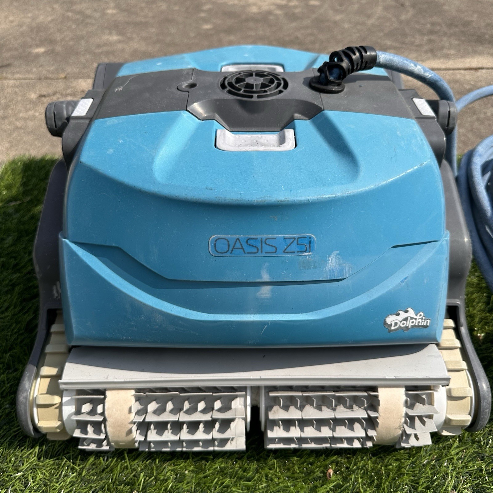 Maytronics Dolphin Oasis Z5i Robotic Pool Cleaner with WiFi UNTESTED