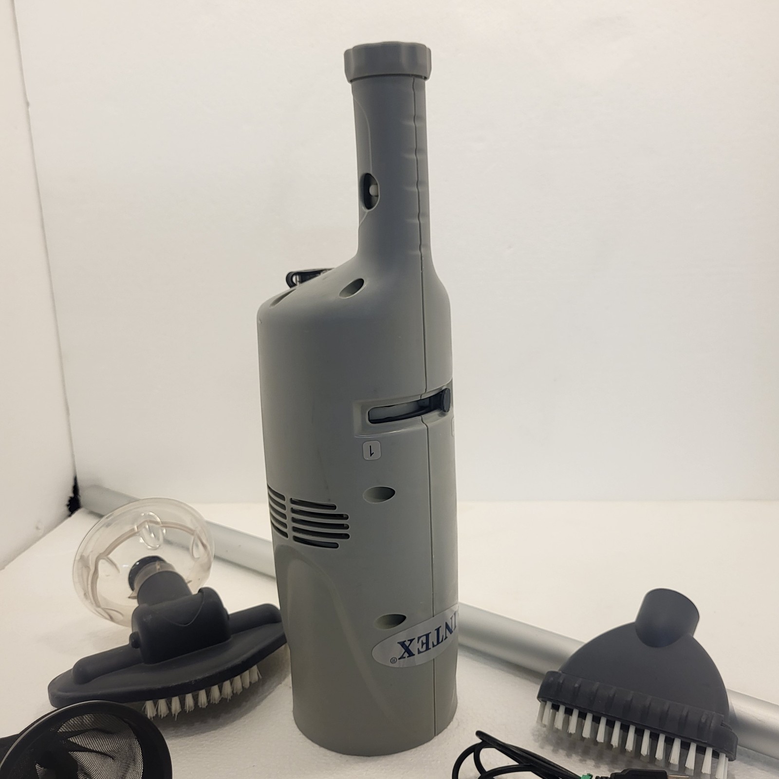 Intex Handheld Rechargeable Vacuum Two Interchangeable Brush Heads Model: 28620E