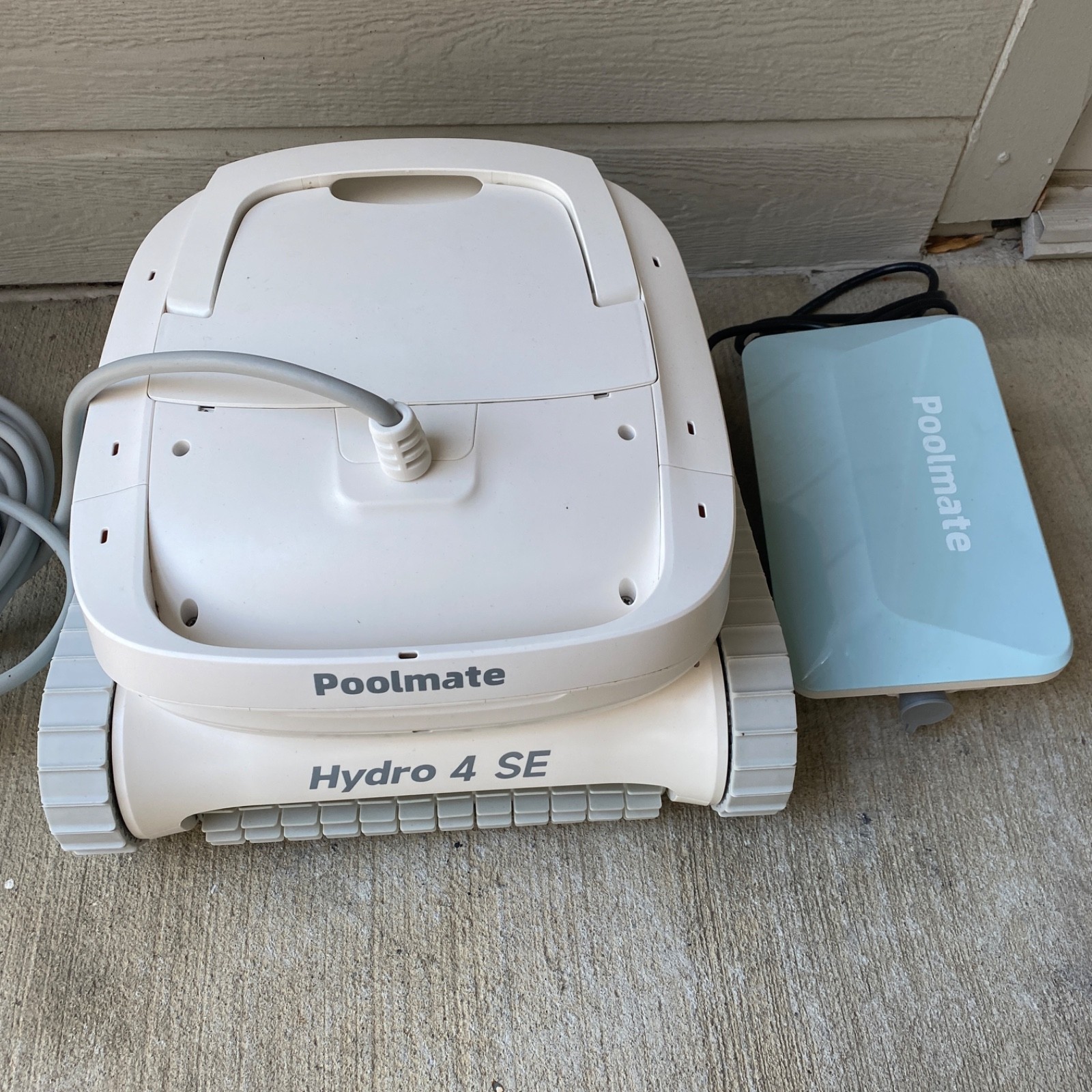 Hydro 4 SE Pool Vacuum Robot Cleaner for Inground Pools