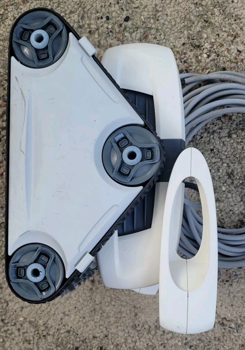 The Polaris Zodiac P825 Robotic Pool Cleaner (WR000044) for PARTS