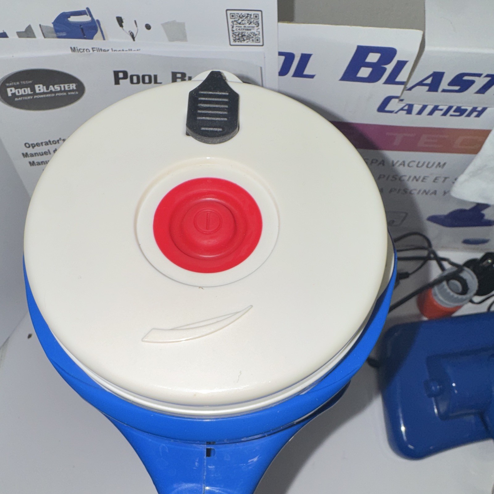Pool Blaster Catfish Li Cordless Pool & Spa Vacuum Blue/White UL w/ Manuals
