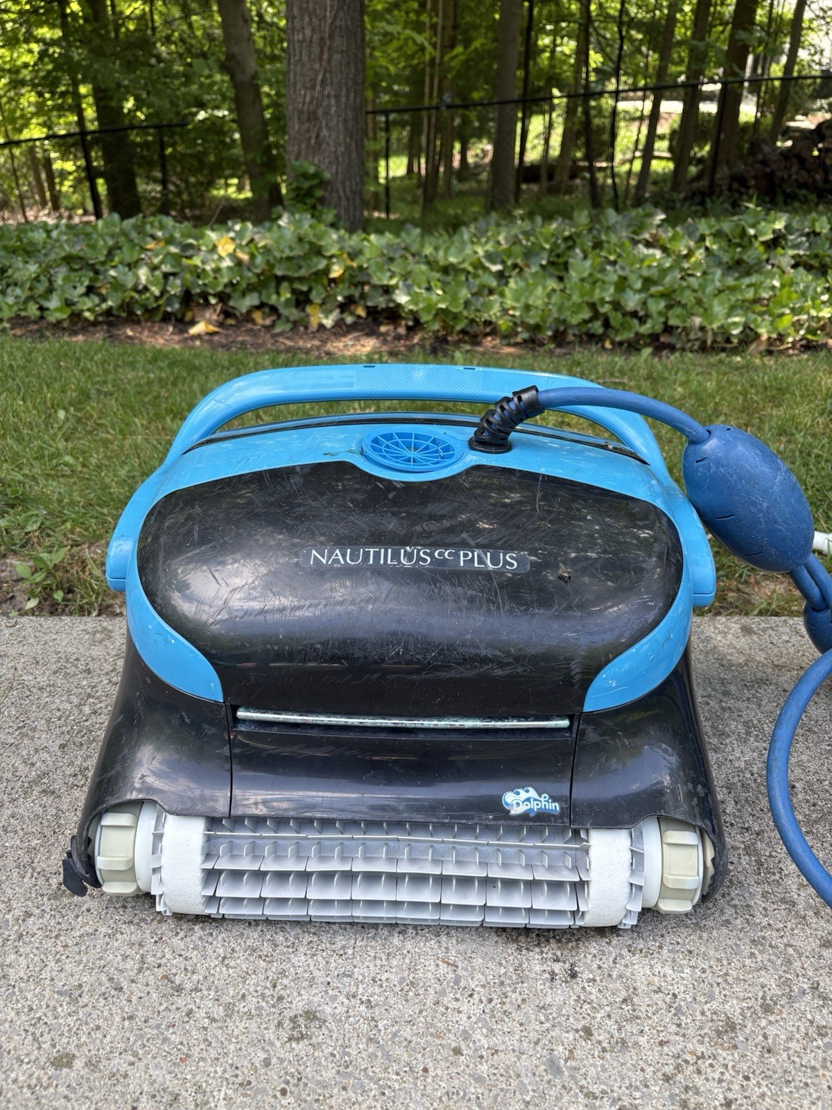 Dolphin Nautilus CC Plus Robotic Pool Cleaner Blue/Black – Maytronics