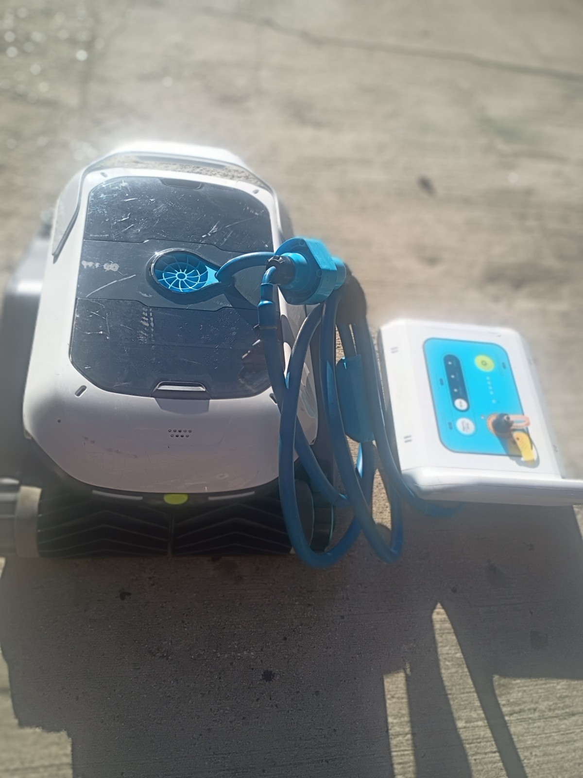 Degrii Zima Pro Cordless Robotic Pool Cleaner for Above/In-Ground Pools