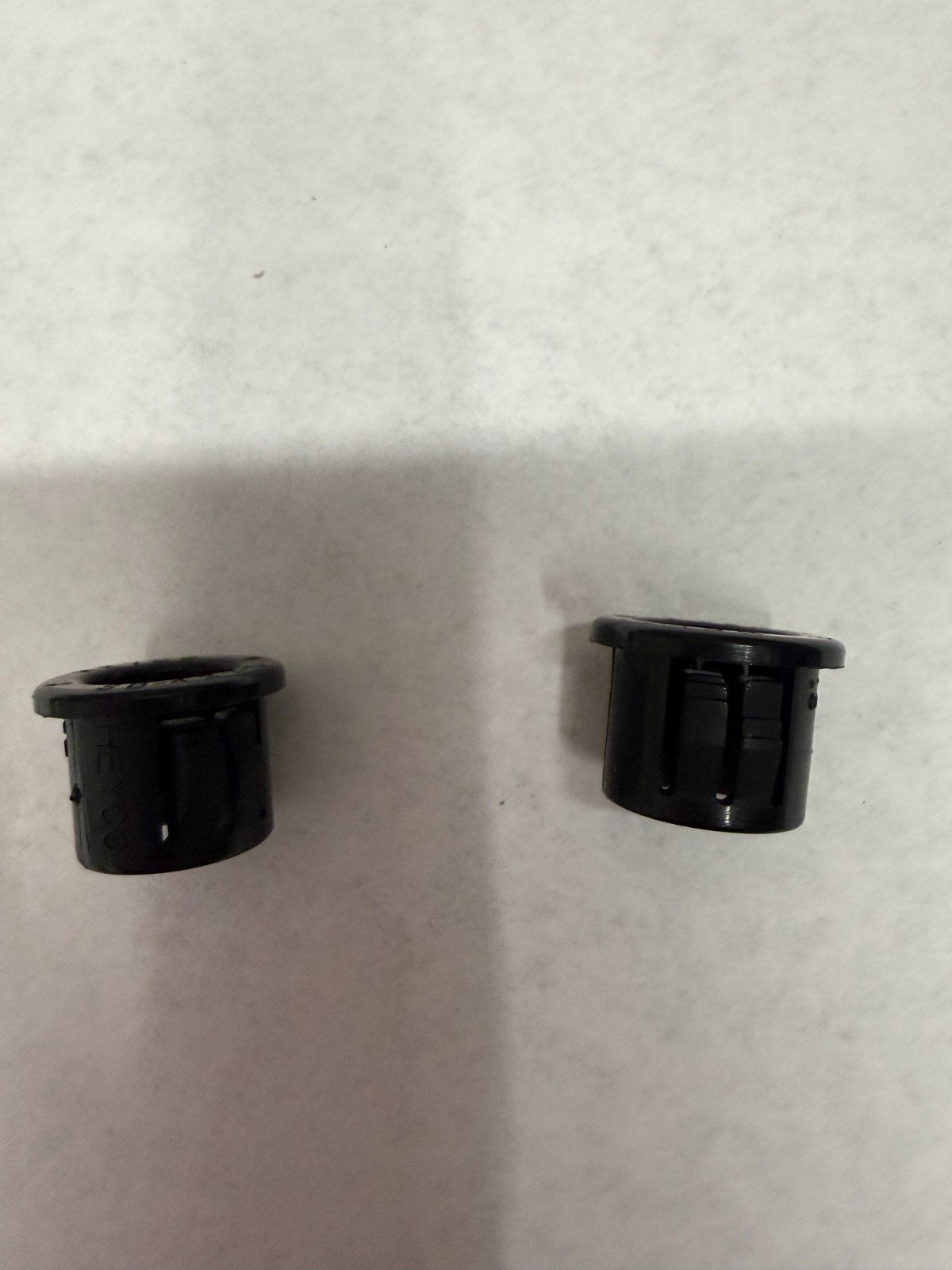 AQUA SNAP BUSHING ( PALSTIC RETAINING PLUG ) FOR AQUABOT CLEANERS # A2661PK