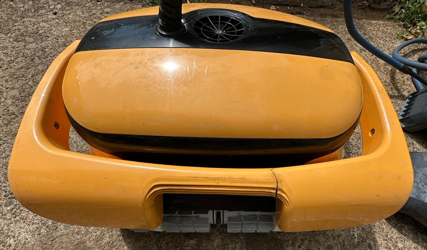 Dolphin Wave 60 Robotic Pool Cleaner for Commercial Pools (PARTS OR REPAIR)