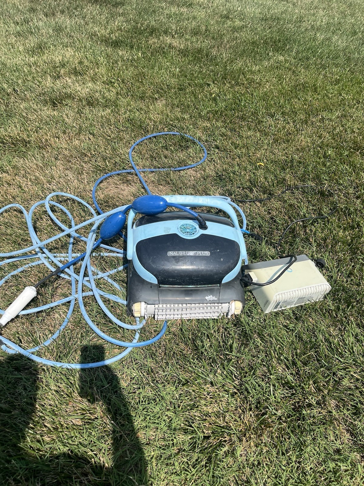 Dolphin Nautilus CC Plus Robotic Pool Vacuum Pool Cleaner Runs Great