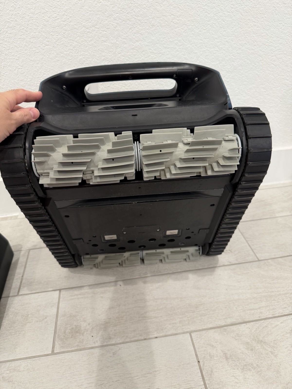 BEATBOT AQUASENSE PRO Robotic Pool Cleaner (UD2119861) w/ Charging Dock – Tested