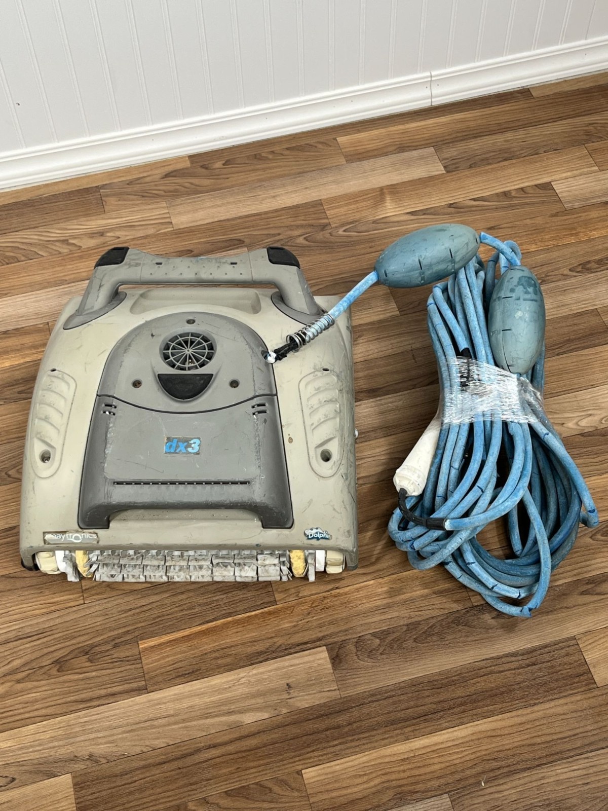 Maytronics Dolphin Proteus DX3 Pool Vacuum Only READ DESC