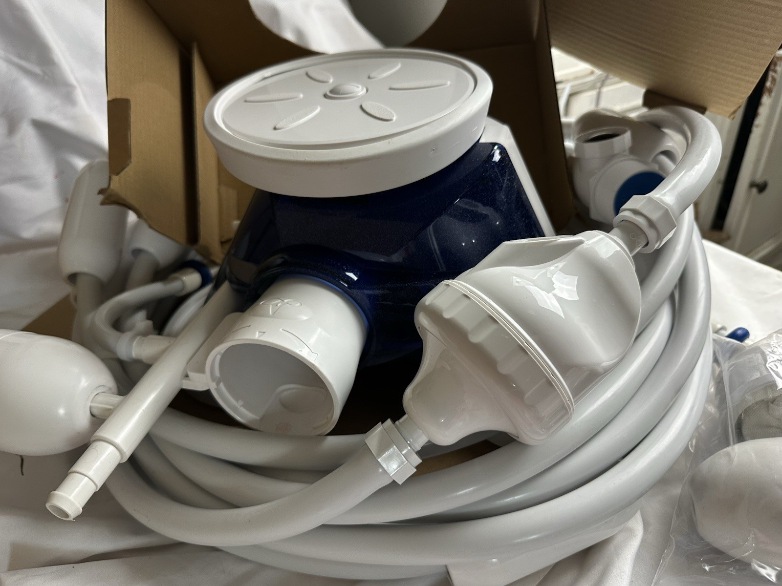 Eritephma 2160 Pool Cleaning Pressure-Side Cleaner Vacuums Sweeps & Scrubs Open