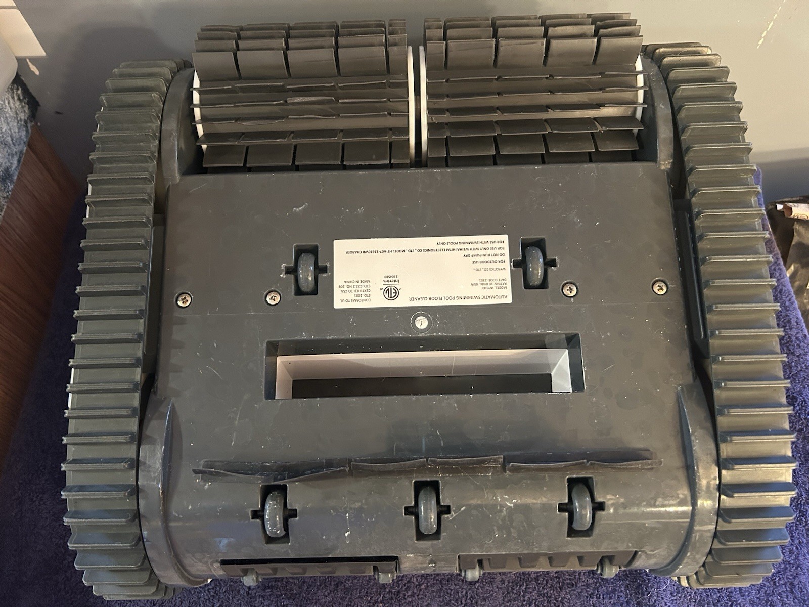 PARTS OR REPAIR WYBOT Robotic Pool Cleaner Osprey 700 Pro FOR PARTS / REPAIR !!