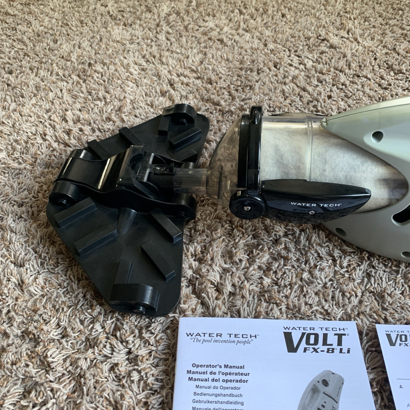 Water Tech Pool Blaster Volt FX-8Li Battery Powered Pool & Spa Vacuum 34000KL