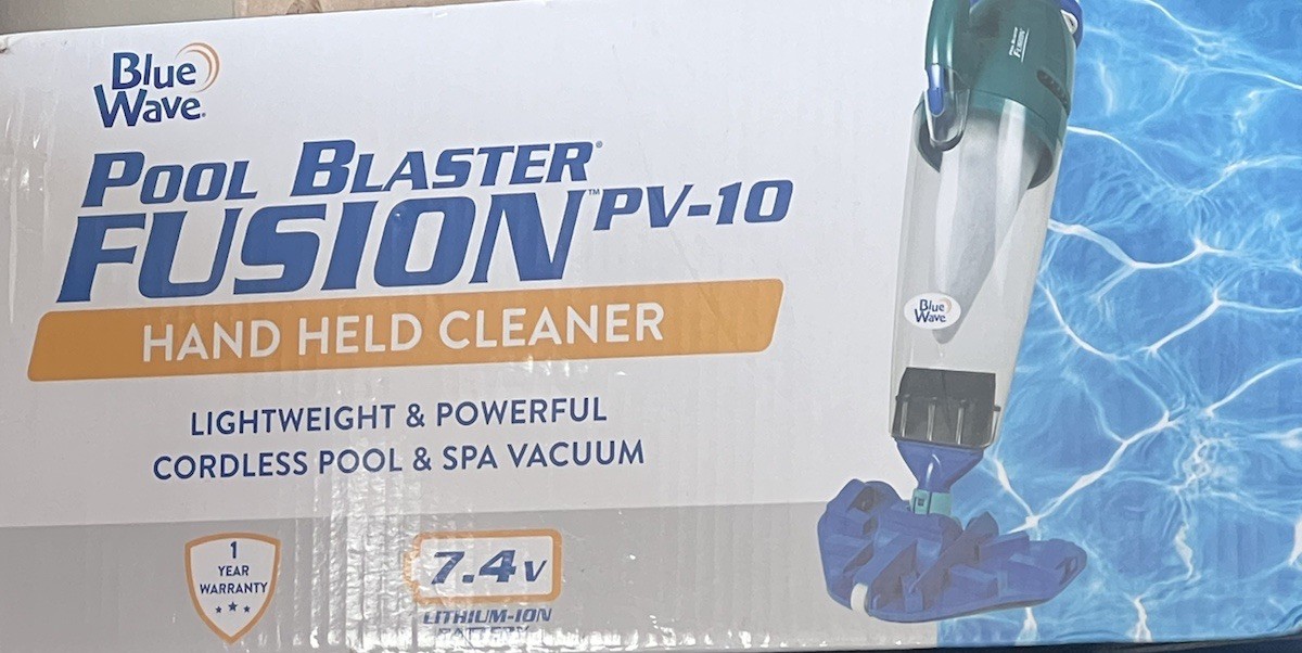 Blue Wave Pool Blaster Fusion PV-10 Hand Held Lithium Cleaner NE9872 – Blue