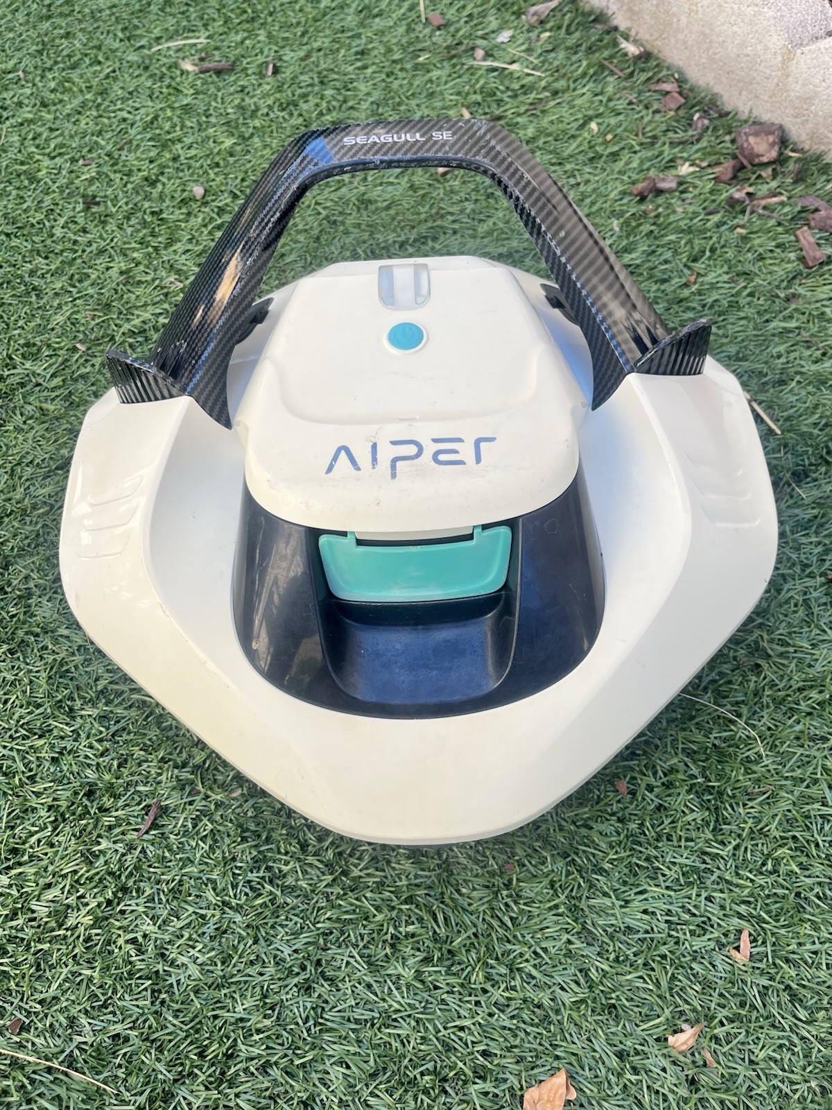 Aiper Seagull SE Cordless Rechargeable Robotic Pool Cleaner, White/Black