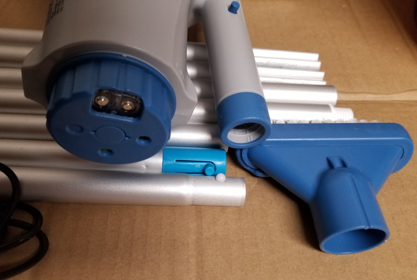 KOKIDO XTROVAC 110 Rechargeable Handheld SWIMMING Pool Vacuum Set Model EV05