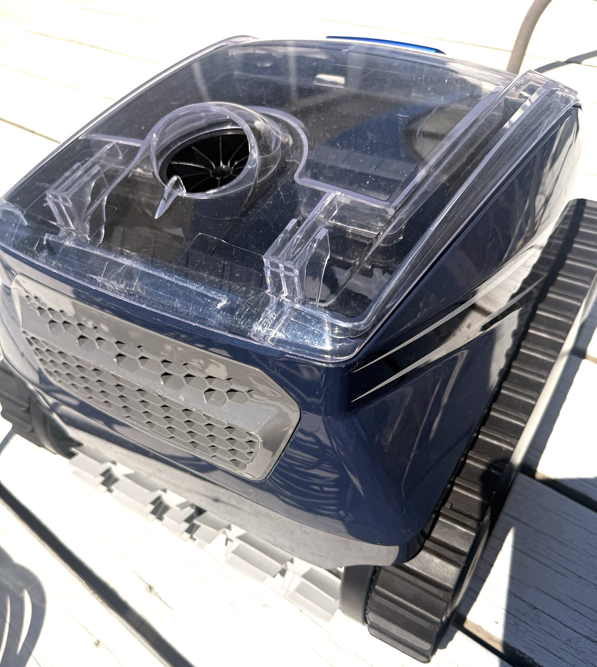 Polaris Epic 8642 IQ Robotic Pool Vacuum Cleaner w/Remote Aqualink control
