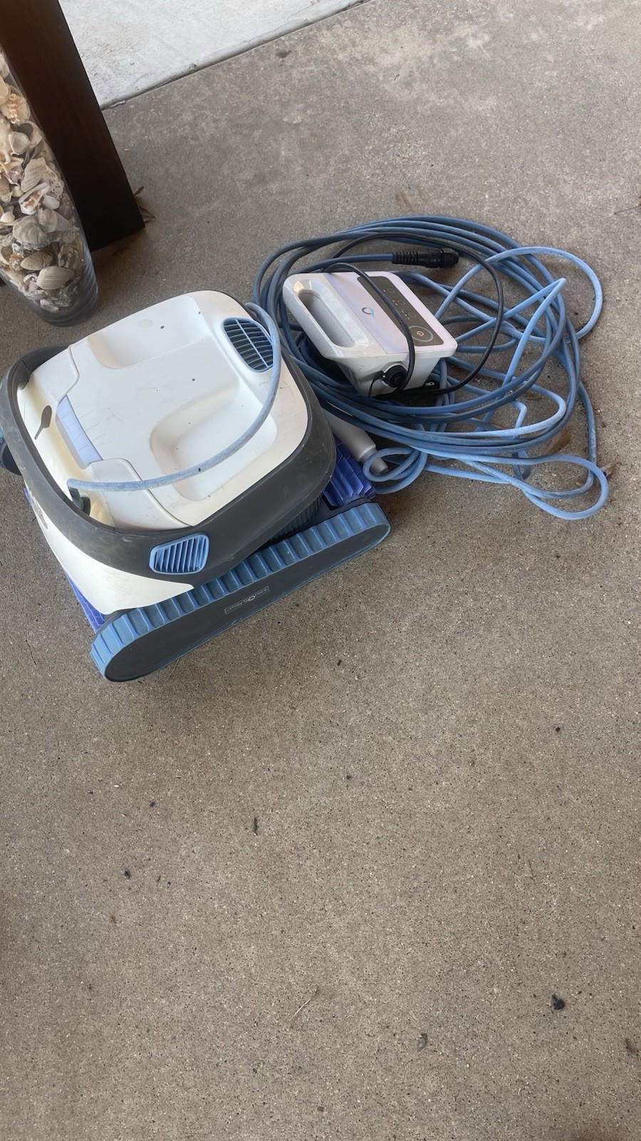 Dolphin S200 Robotic Pool Cleaner White Blue Plastic with Power Supply