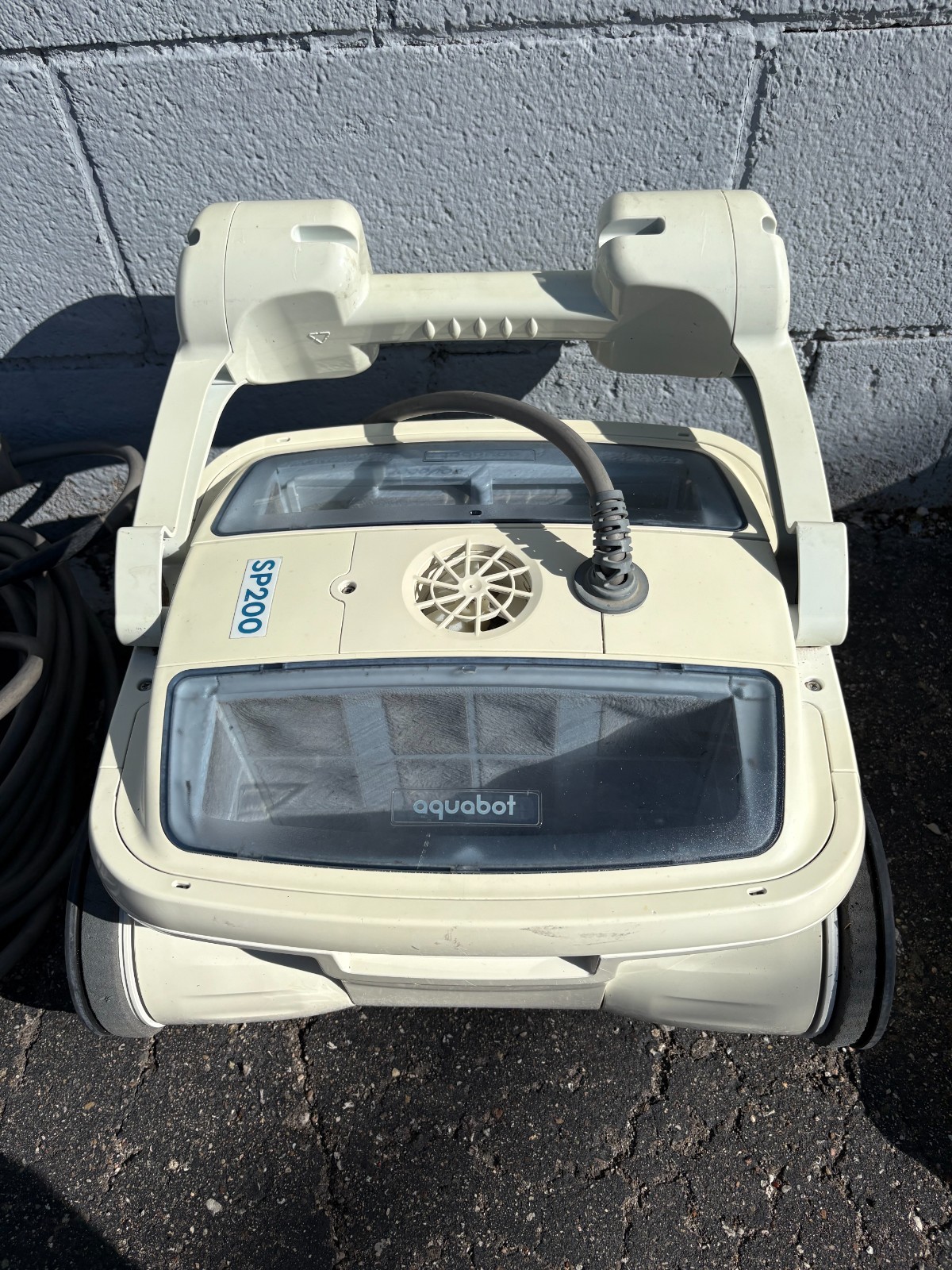 Aguabot SP200 Robotic Pool Cleaner – For Parts or Repair – No Power