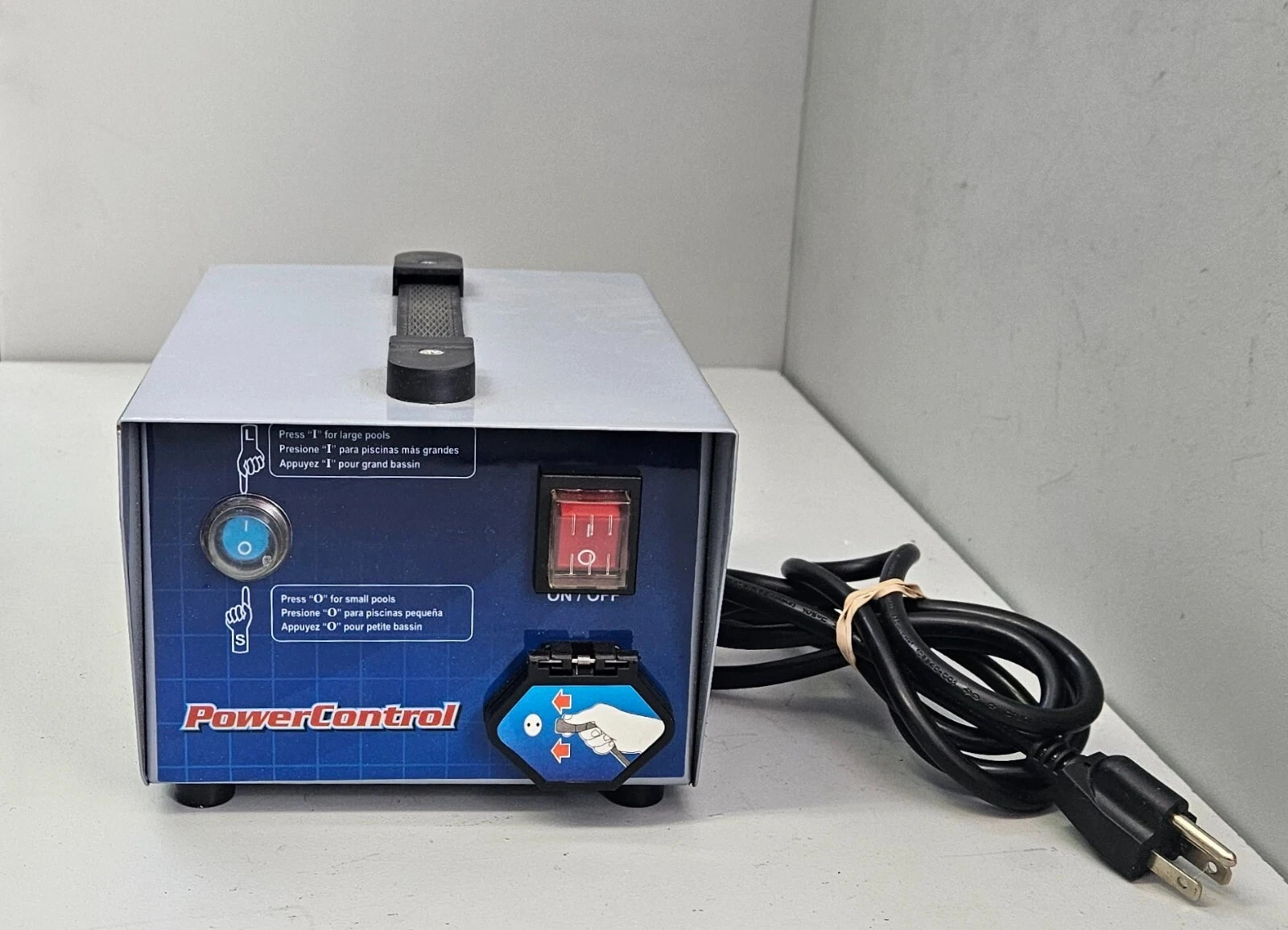 AQUA ® AQUABOT 7176D AC VOLTAGER POWER SUPPLY