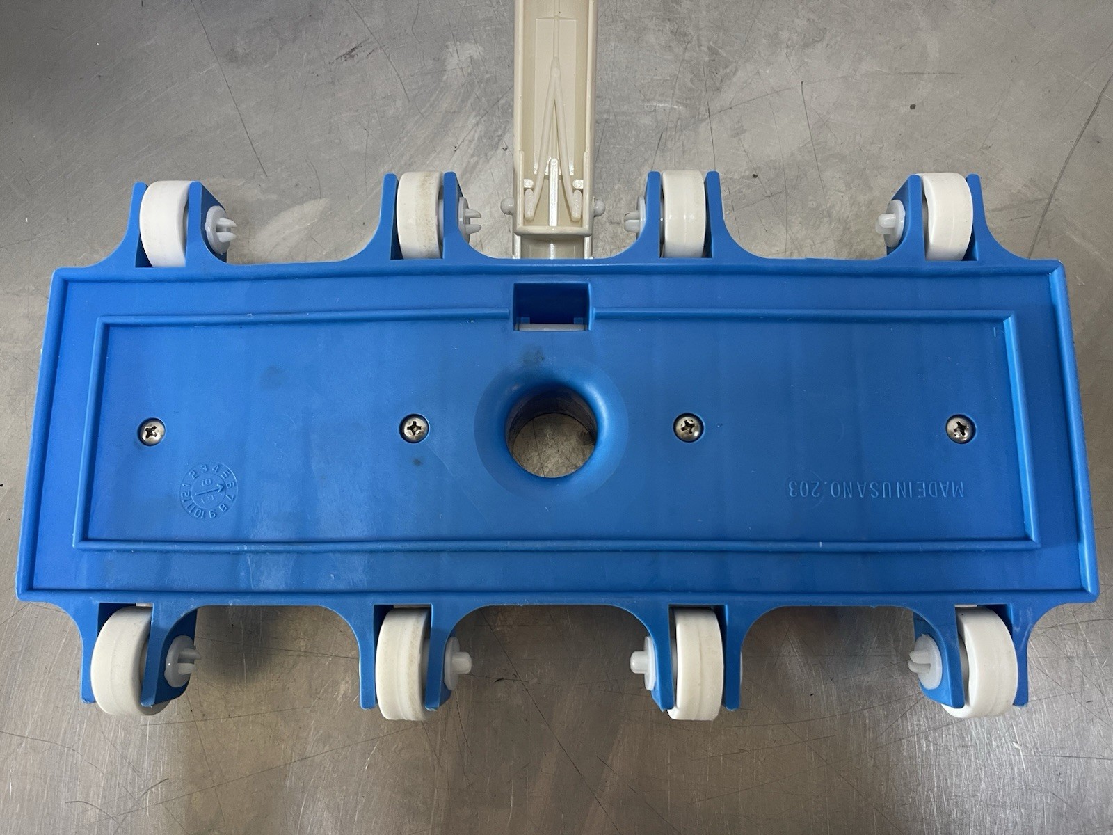 Porpoise Pool Superflex Flexible Vacuum Head Model 203