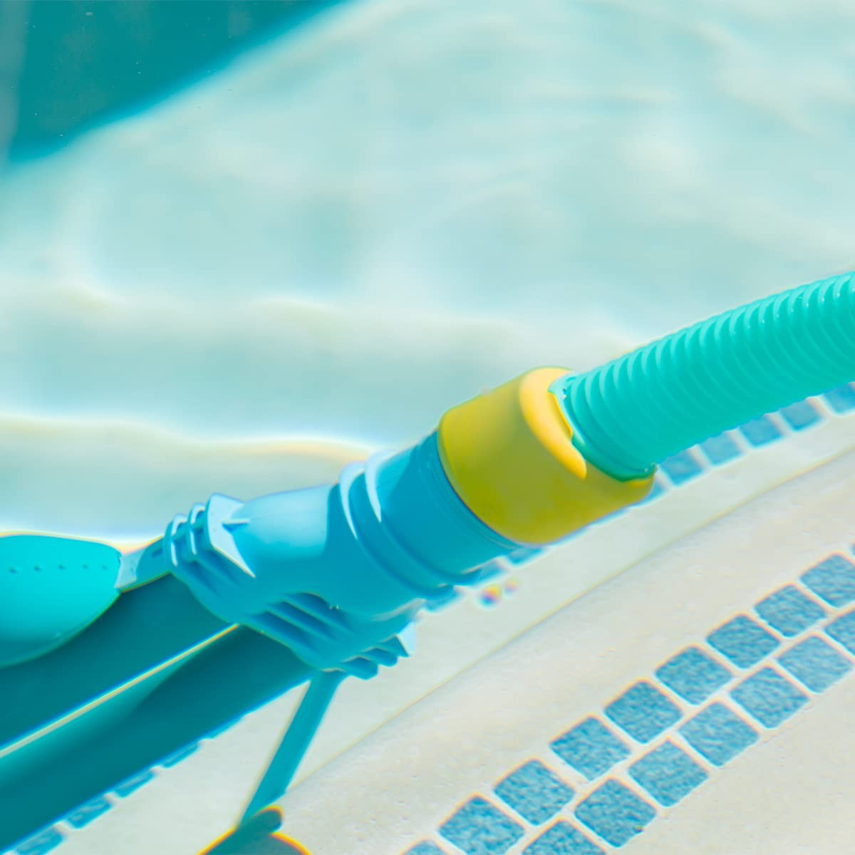 Automatic Blue Pool Vacuum with 10 Hoses for 30ft Pool Cleaning