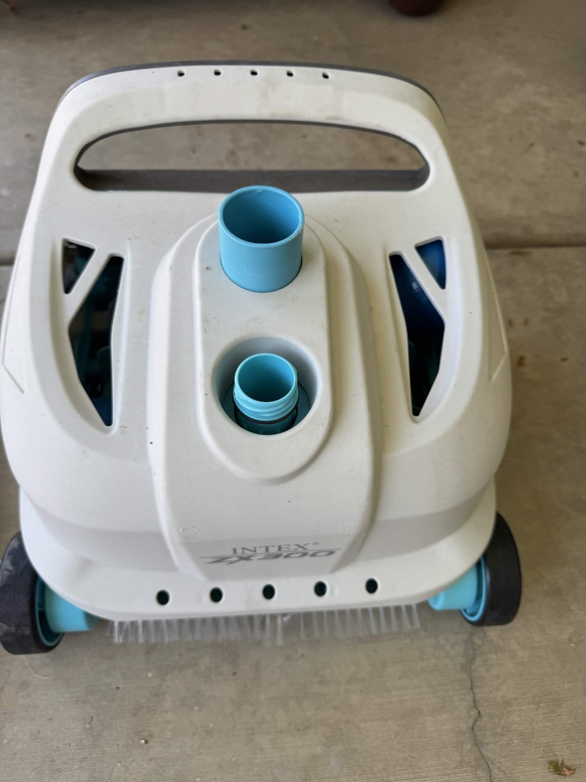 Intex ZX300 Vacuum for Above Ground Pools comes with 21 ft hose and original box