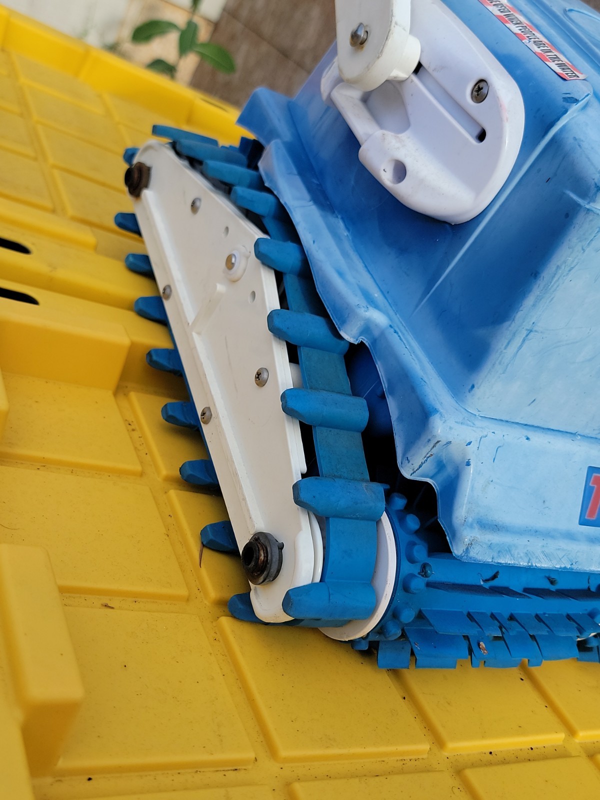 Aquabot Turbo T4RC pool robot For Parts!!!!!