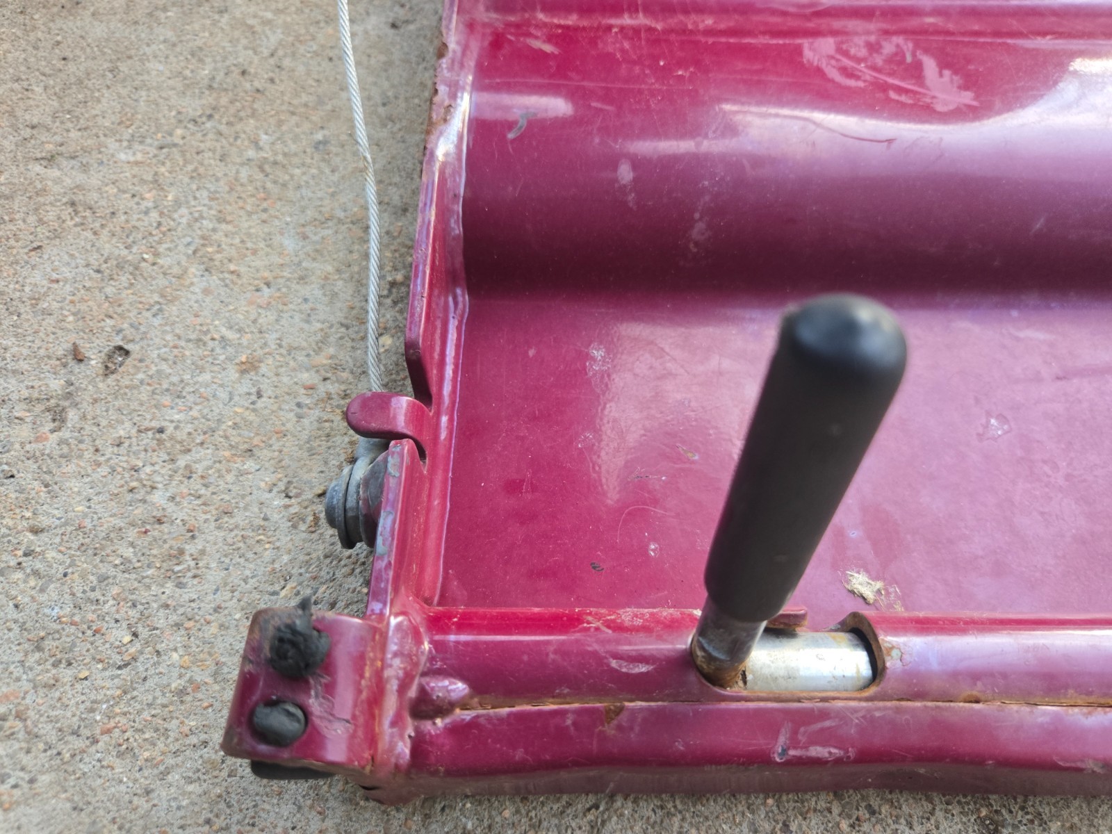 Kawasaki Mule 4000 4010 3010 – Tailgate Tail Gate – Handles and Brackets – Red