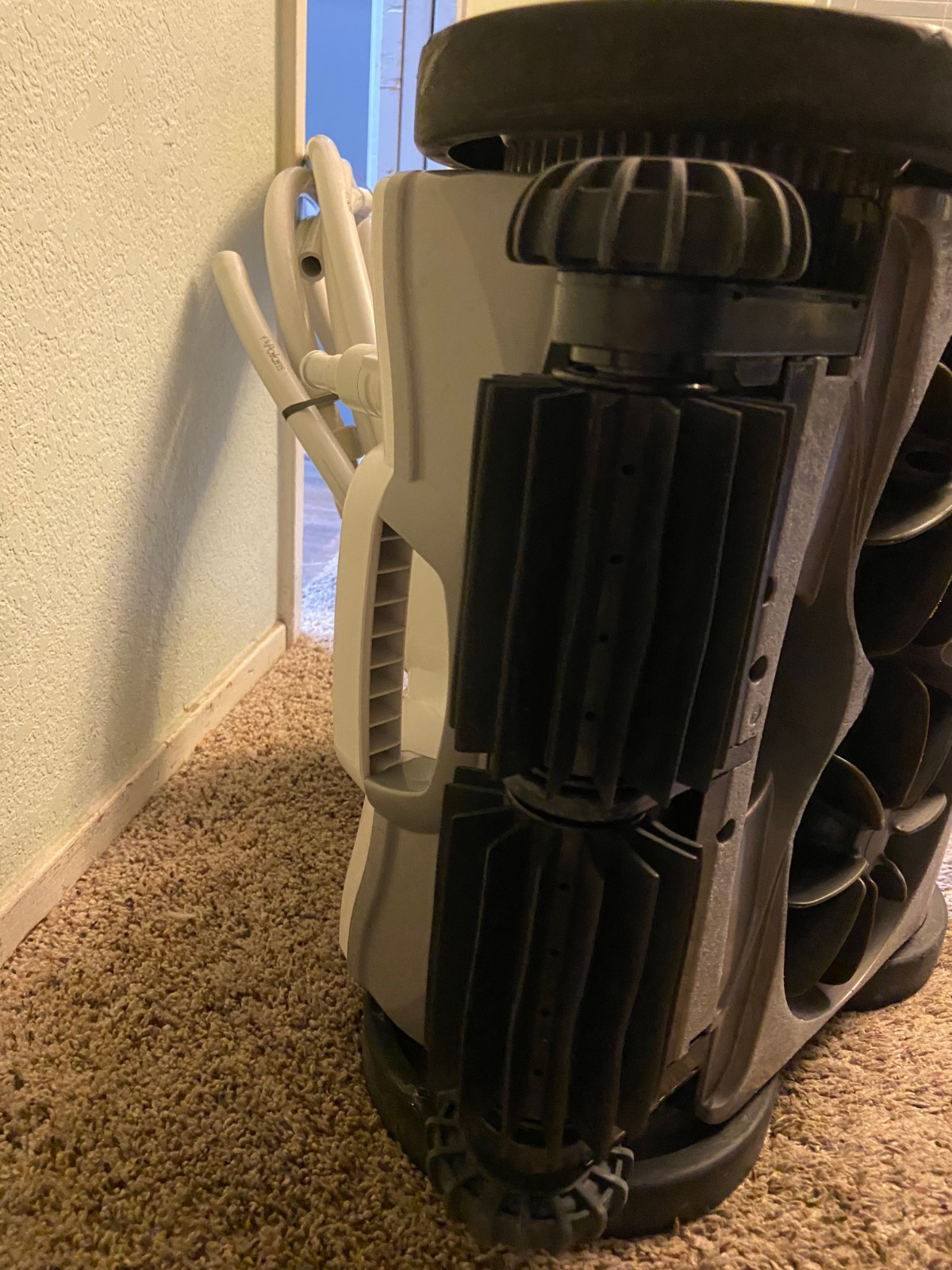 🍉 The Polaris Quattro P40 Pressure Side Pool Cleaner Vacuum (F40) powers on FL