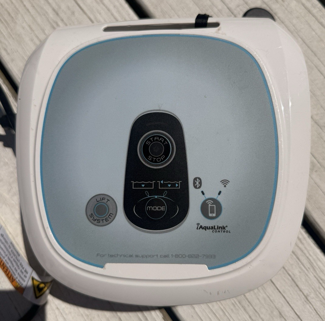 Polaris Epic 8642 IQ Robotic Pool Vacuum Cleaner w/Remote Aqualink control