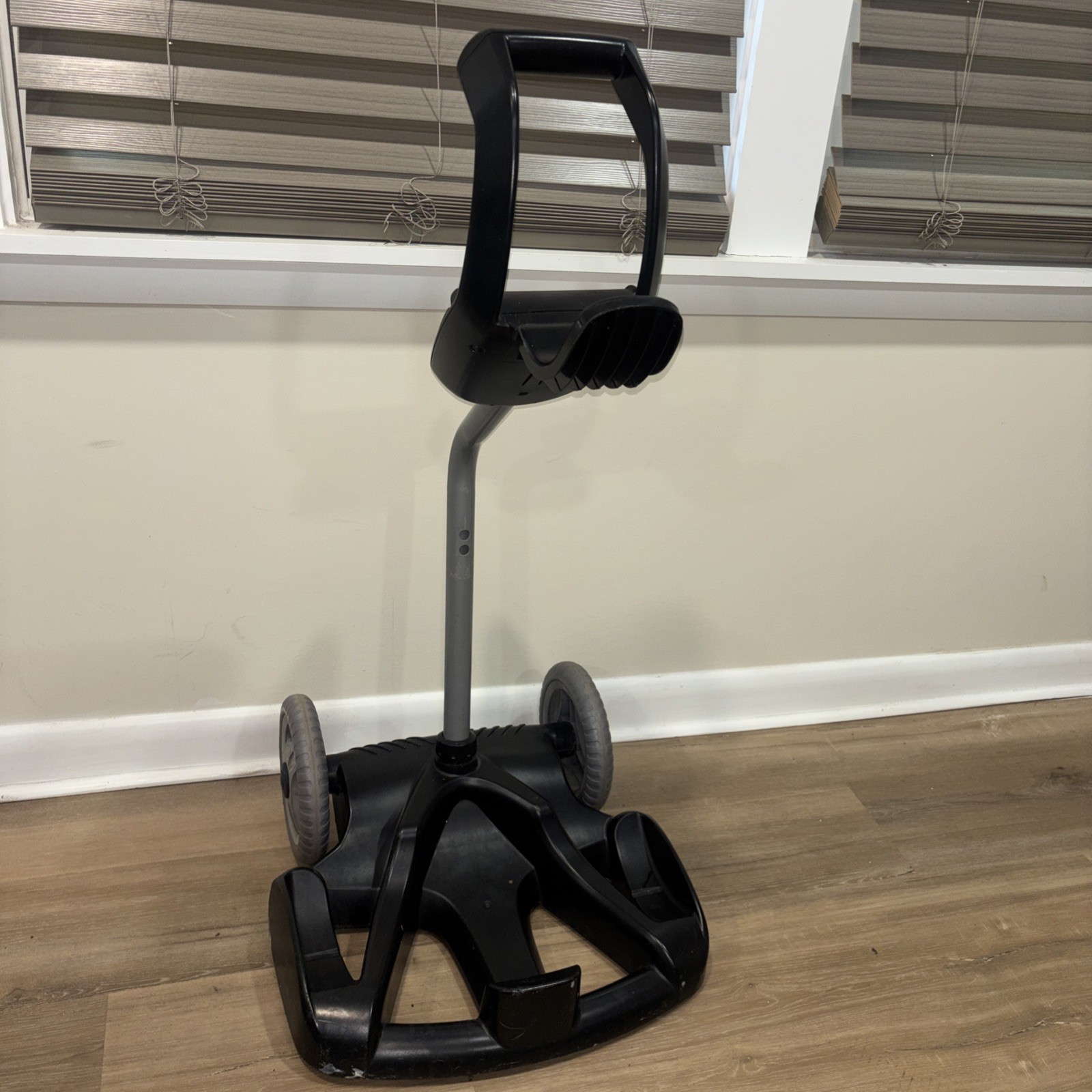 Caddy for a Polaris / Zodiac P965iQ robot pool cleaner.