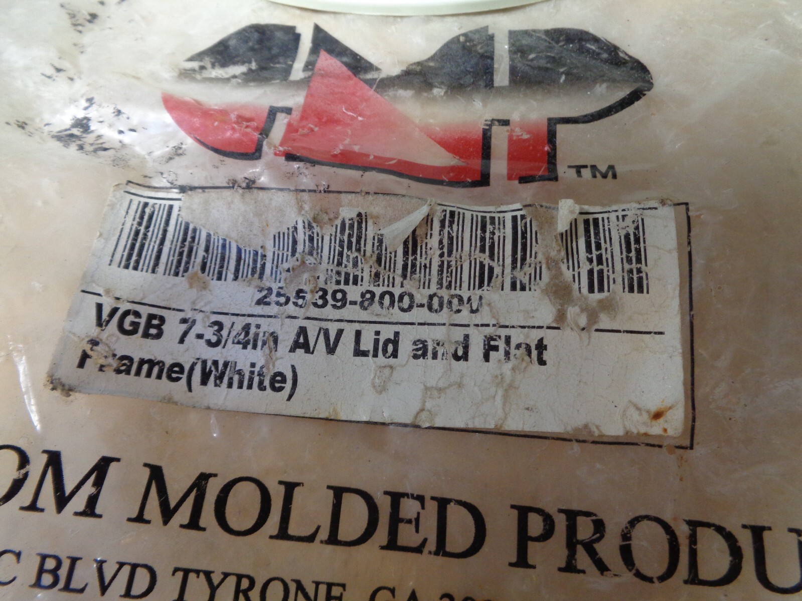 Custom Molded Products 25539-700-000 VGB 7 3/4&Prime; A/V Lid & Frame (White) Suction