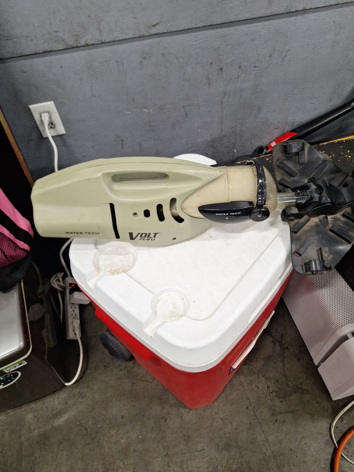 Water Tech Pool Blaster Volt FX-8Li Battery Powered Pool & Spa Vacuum 34000KL