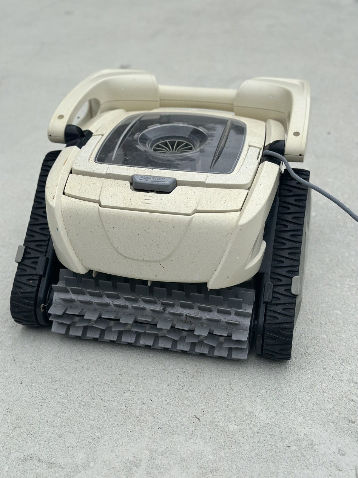 The Polaris Zodiac P825 Robotic Pool Cleaner (WR000044)