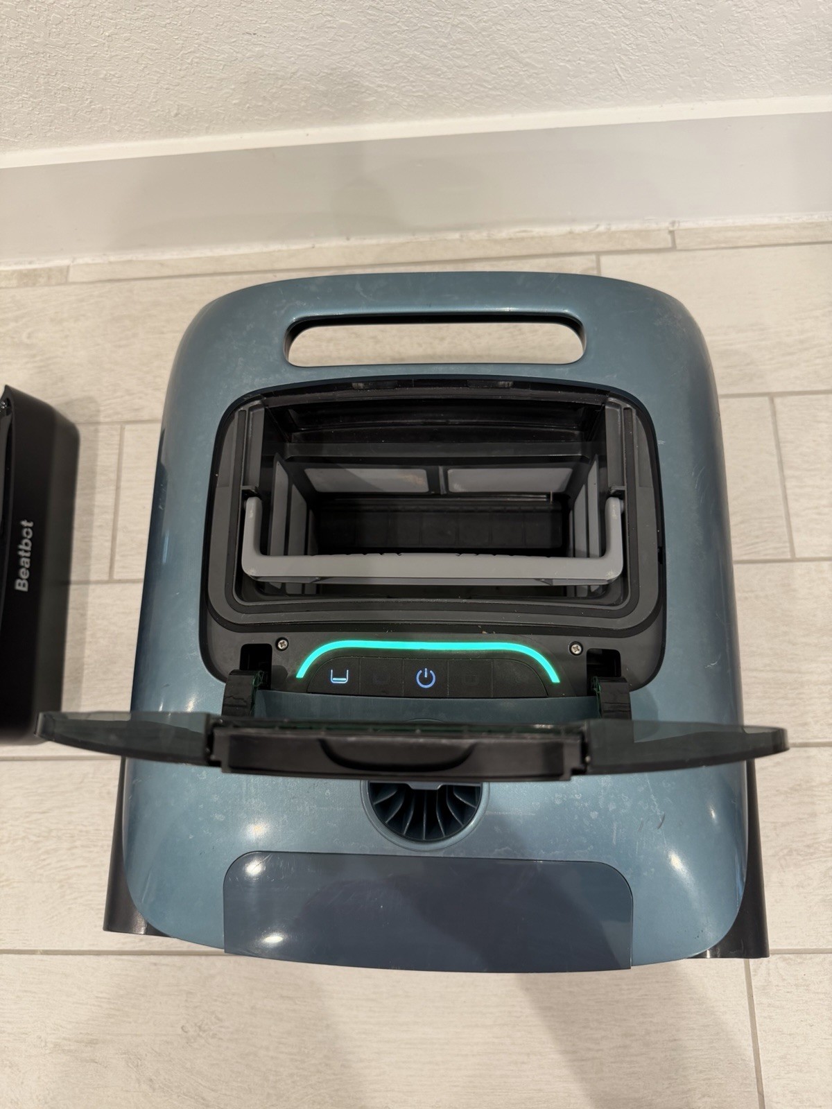 BEATBOT AQUASENSE PRO Robotic Pool Cleaner (UD2119861) w/ Charging Dock – Tested