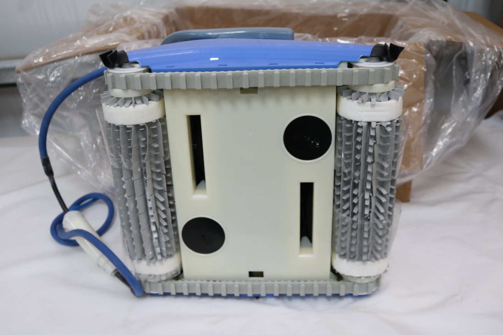 Maytronics Dolphin M200 Automatic Pool Inground Robitic Cleaner DEMO UNIT ONLY