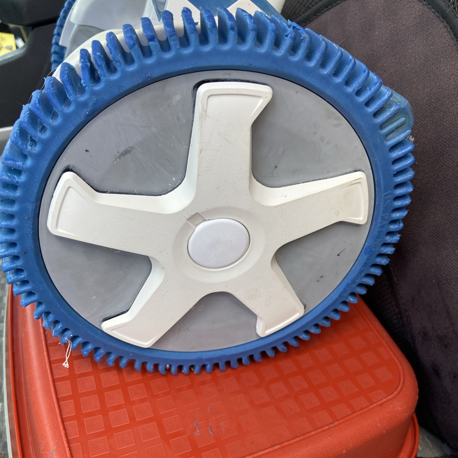 Hayward AquaNaut 200 Automatic Suction Pool Cleaner Vacuum – Missing One Flap