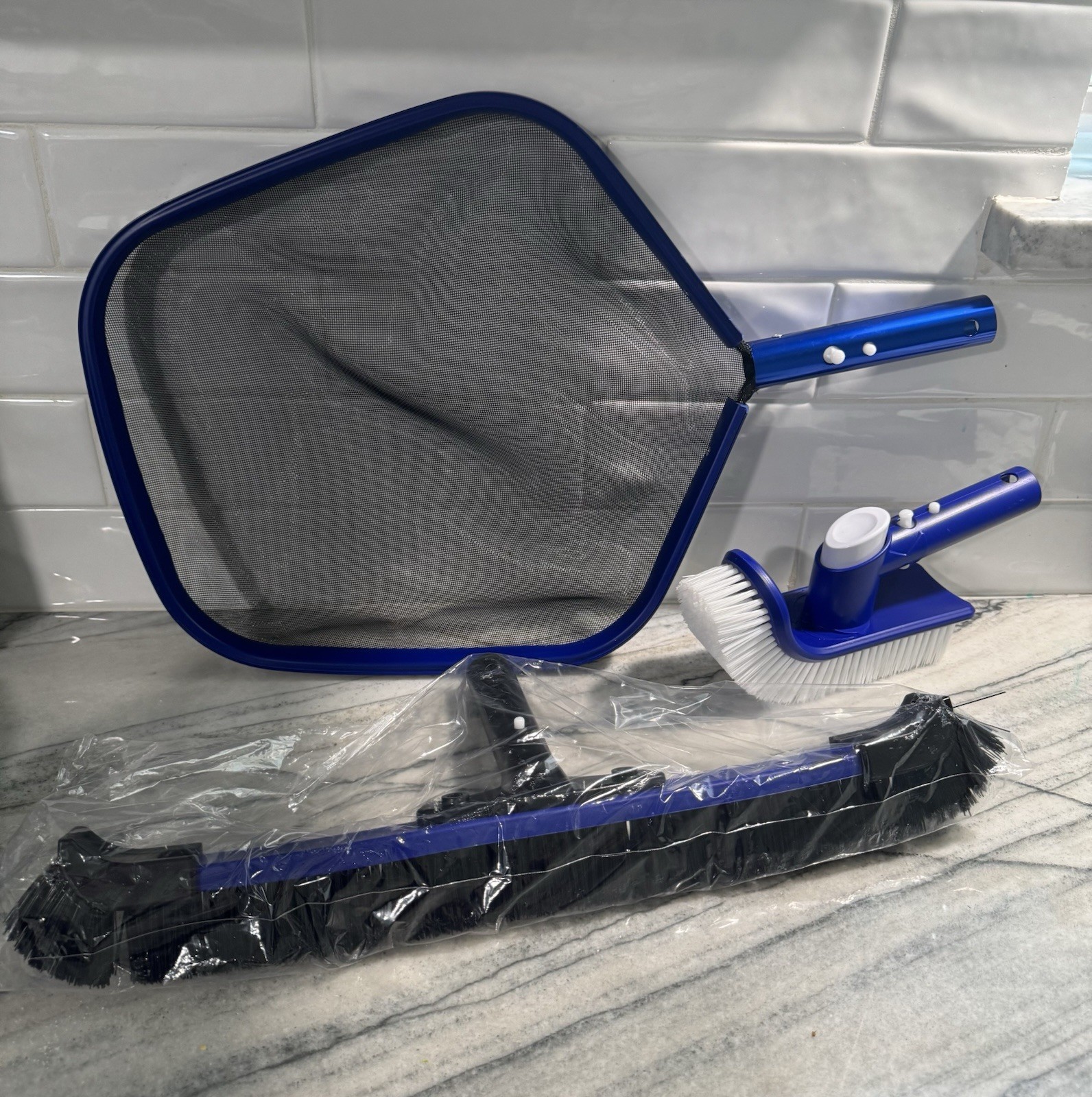 3 Pcs Pool Vacuum Cleaning Kit Includes Pool Brush, Corner Brush & Leaf Skimmer