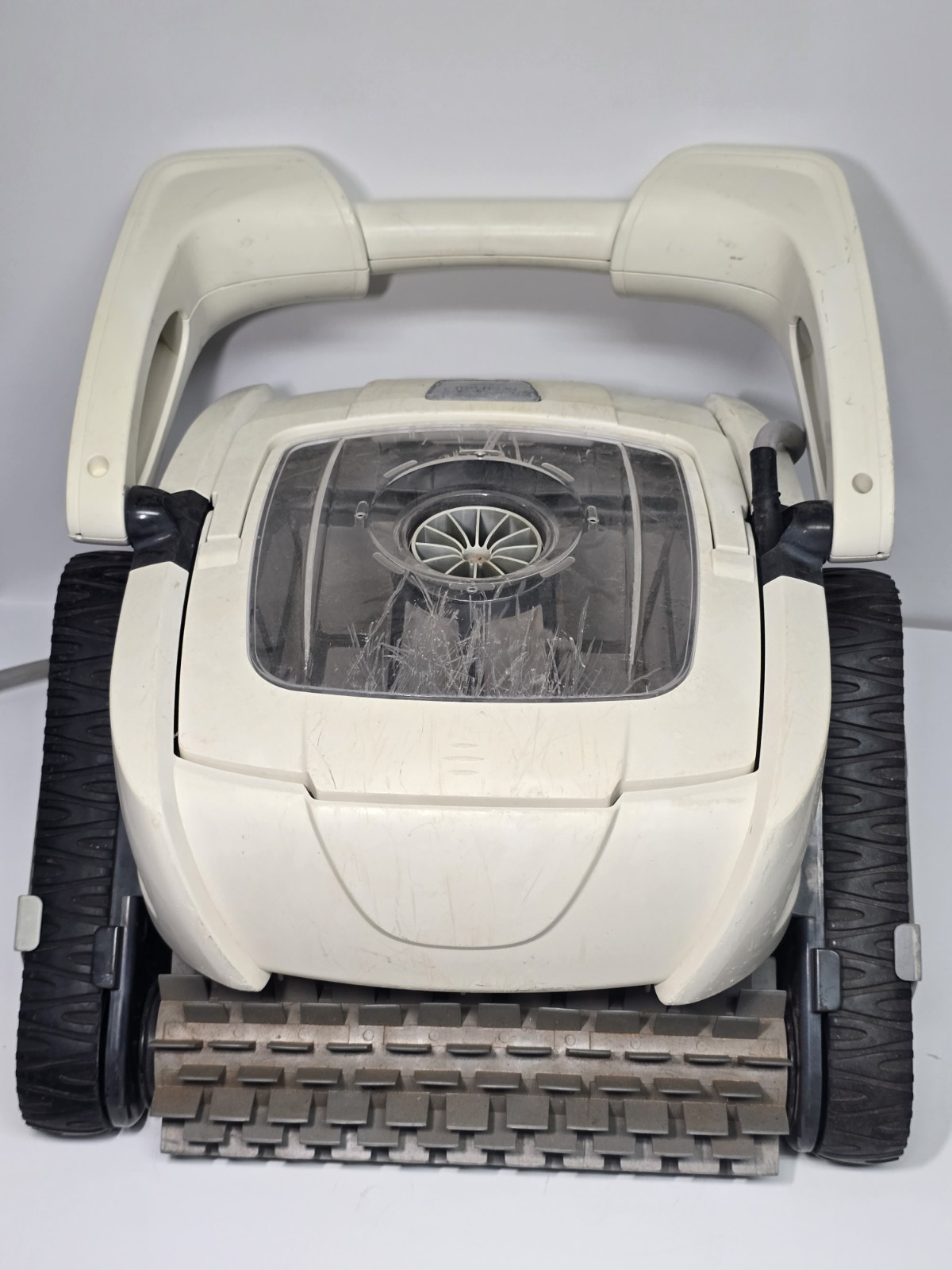 The Polaris Zodiac P825 Robotic Pool Cleaner Sold As Is