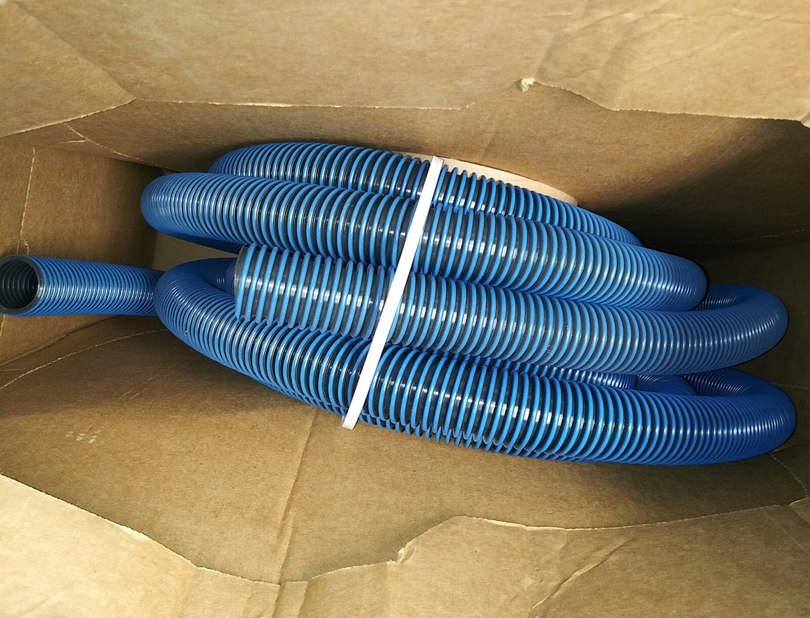 Pool and Spa Vacuum Hose 1 1/4 in I.D. x 25 ft Watts HRPSP25 Polyethylene Tubing
