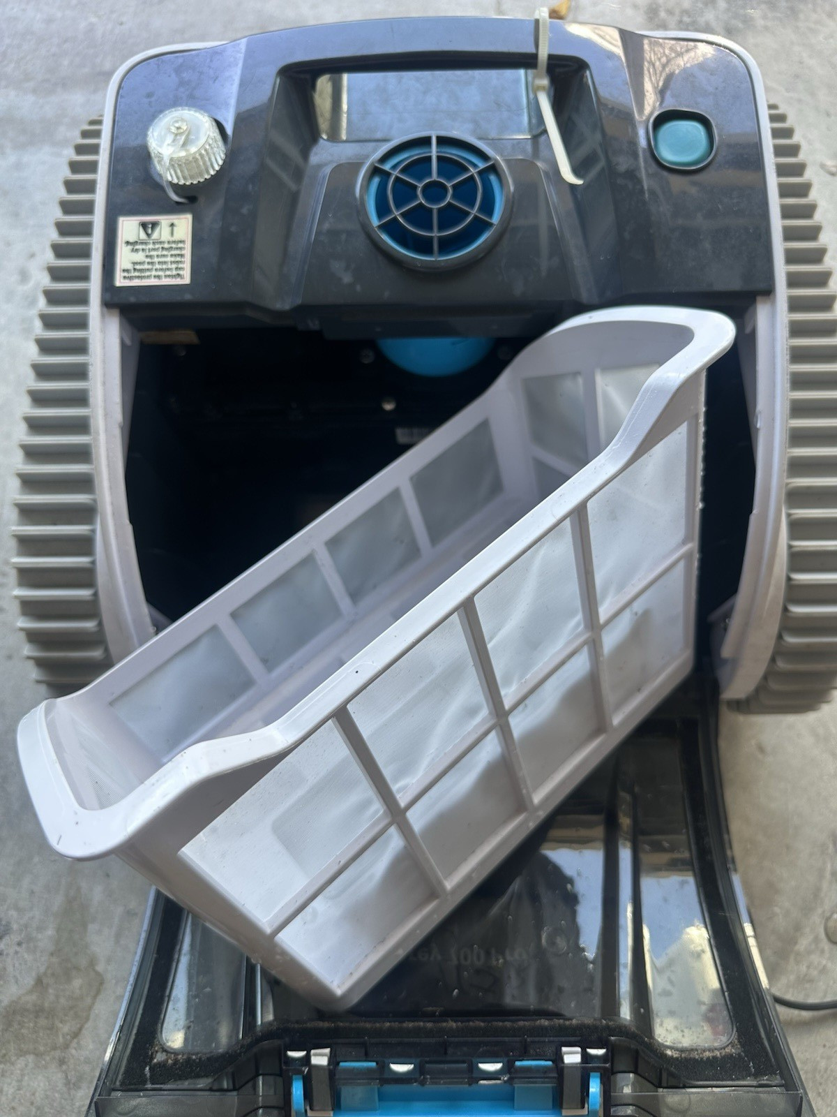 WYBOT Robotic Pool Cleaner Osprey 700 Pro FOR PARTS OR REPAIR – Non-Working
